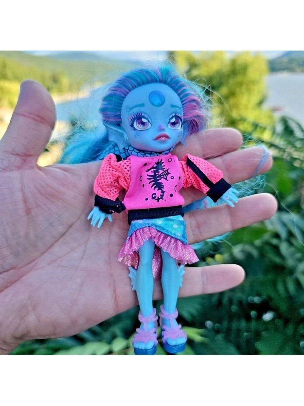 Moose Magic Mixies Pixlings Marena The Mermaid Doll Blue / Pink W/ Hoodie